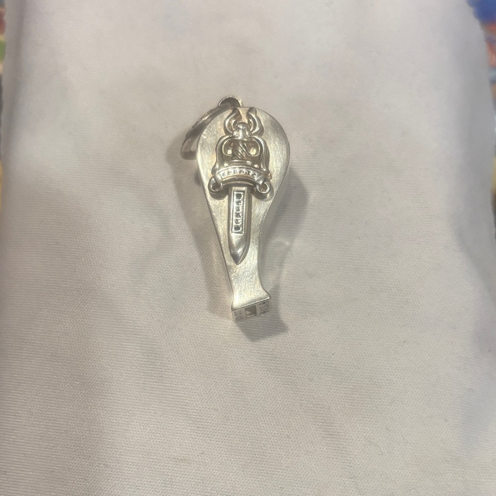 Elegant Silver Pendant